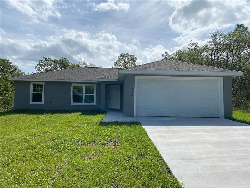 Beautiful 3 bedroom, 2 bath with 2 car gar... House for Rent in