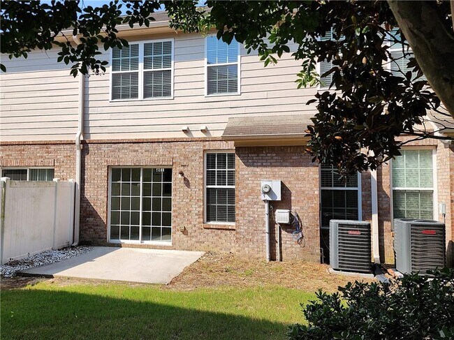Foto del edificio - 3249 Brockenhurst Dr