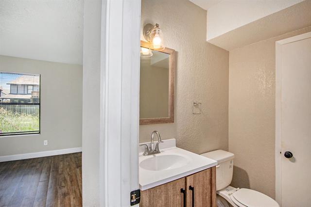 Foto del edificio - 805 Bluebonnet Dr