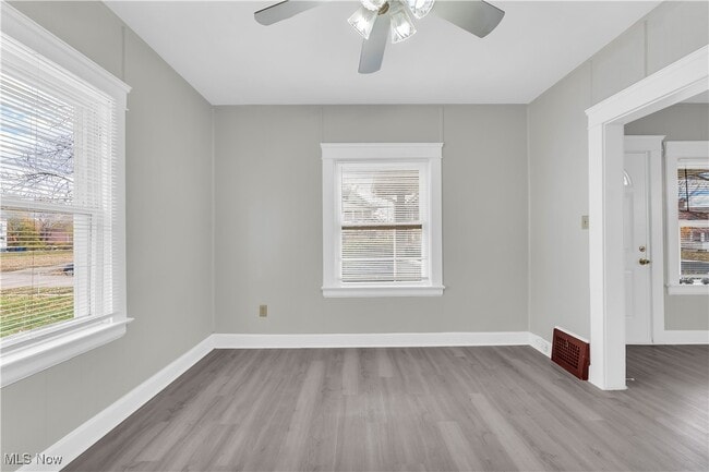 Building Photo - 14117 Sylvia Ave