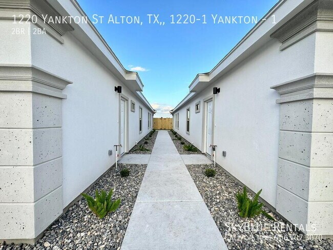 Building Photo - 1220 S Yankton St