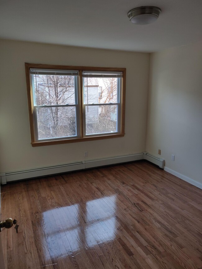 Building Photo - 230 Webster Ave