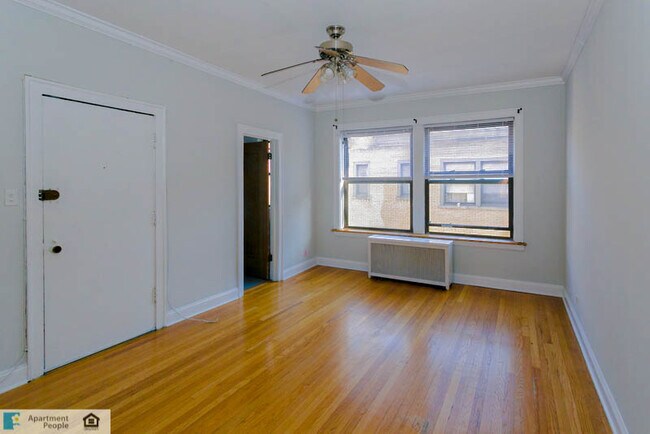 Foto del edificio - 520 W Surf St