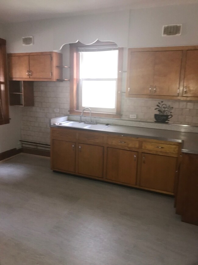 Building Photo - 2323 N Latrobe Ave