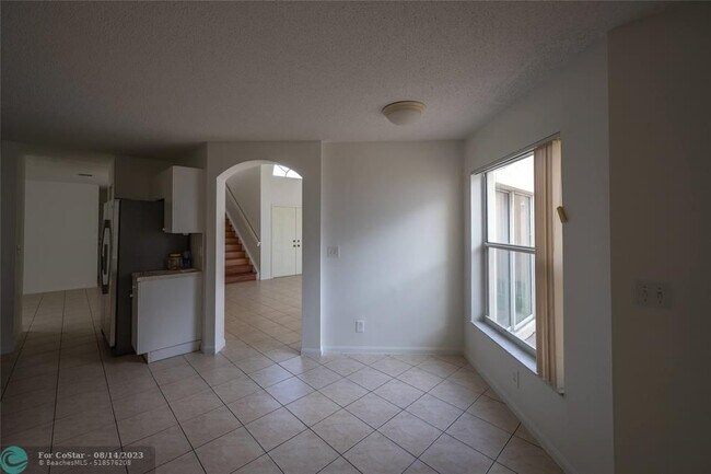 Foto del edificio - 16312 SW 23rd St
