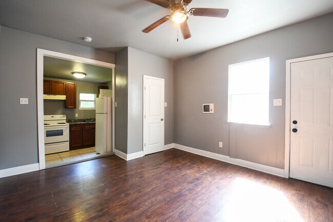 Foto del edificio - 3613 Iberville St