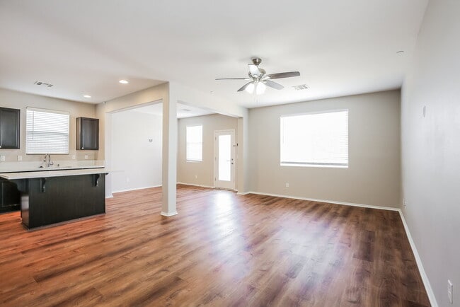 Building Photo - 1077 Water Cove St