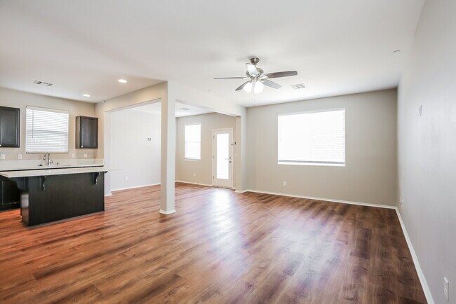 Foto del edificio - 1077 Water Cove St