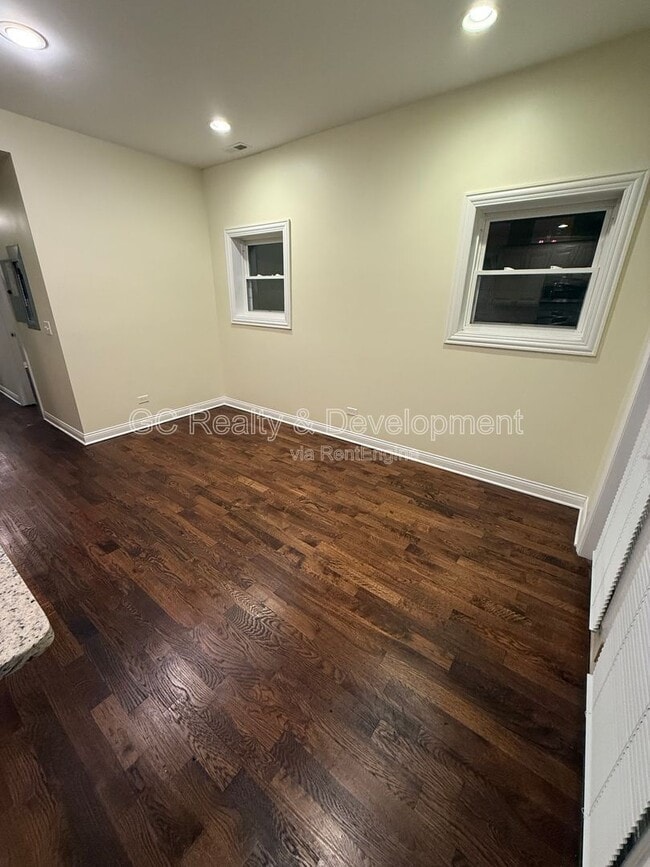 Foto del edificio - 1727 W Albion Ave