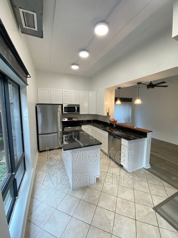 Foto del edificio - 124 Roberts Ln