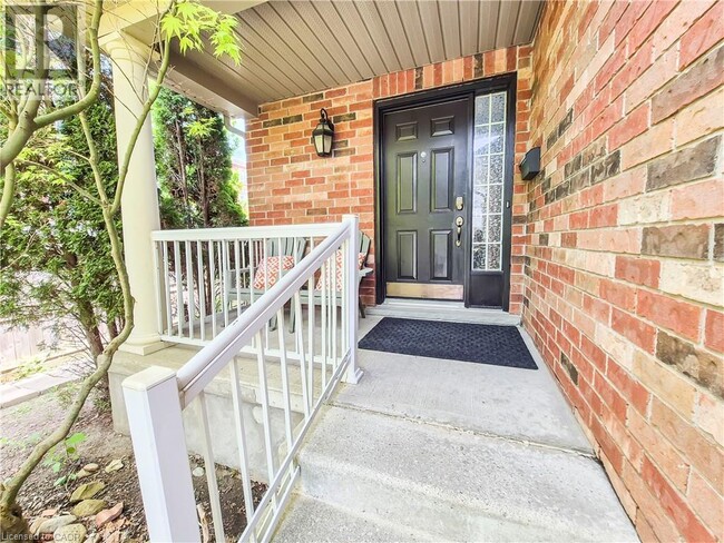 Building Photo - 147 Dubrick Crescent