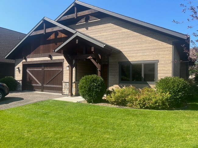 mma - 720 Clearwater Dr