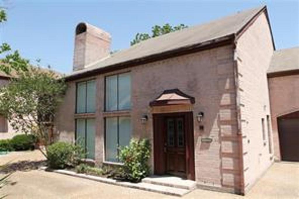 Primary Photo - 2306 Potomac Dr