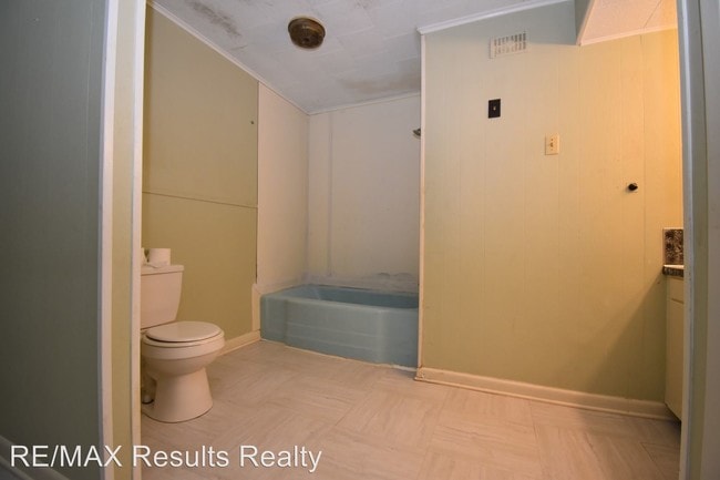 Building Photo - 2 br, 2 bath House - 685 Riser Rd.