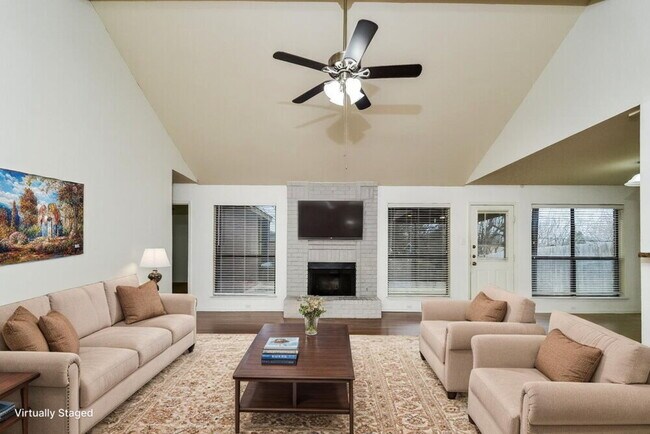 Foto del edificio - 6612 Hightower Dr