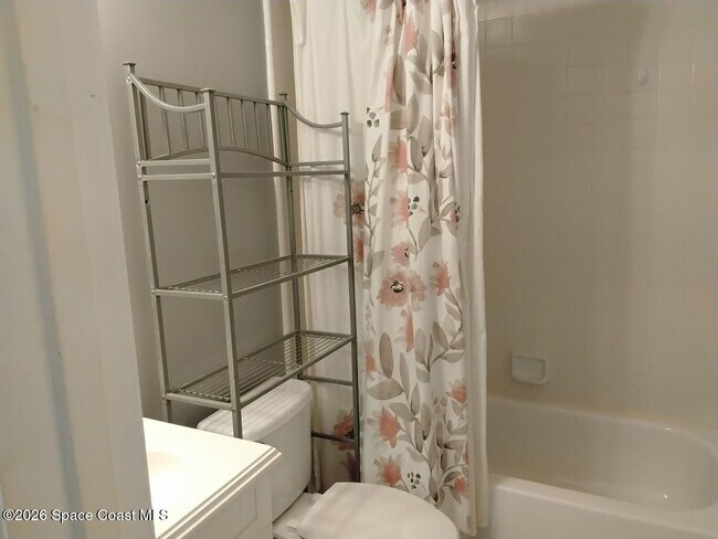 Building Photo - 130 Summer Pl