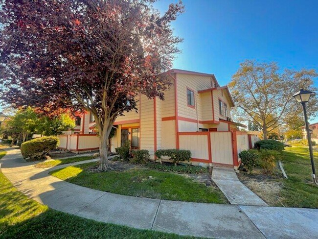 Foto del edificio - 3Bed/2.5 Bath condo in Union City, Pet Negotiable, Large Patio