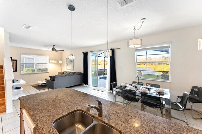 Building Photo - 481 Las Fuentes Dr