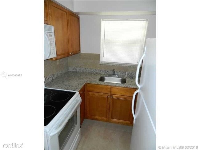 Foto del edificio - 1 br, 1 bath Apartment - 1980 NE 38th St