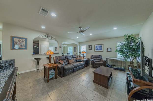 Foto del edificio - 751 Guna Dr