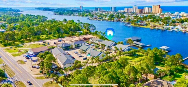 Foto del edificio - 7813 N Lagoon Dr