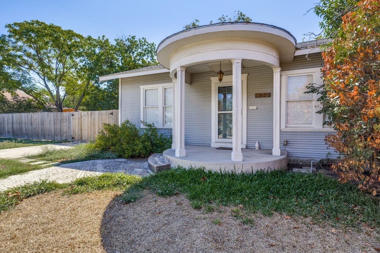 Foto principal - CHARMING 2-BEDROOM IN BEACON HILL