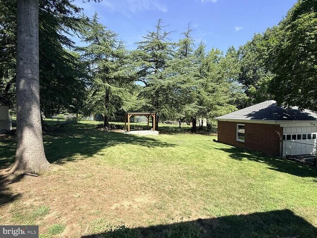 Foto del edificio - 11308 Cedar Ln