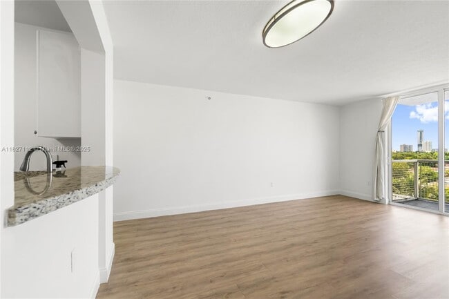 Building Photo - 900 SW 8th St