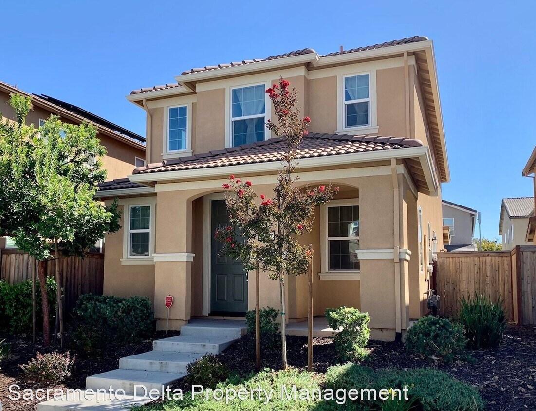 3 br, 2.5 bath House 2966 Bowden Square House Rental in Sacramento, CA