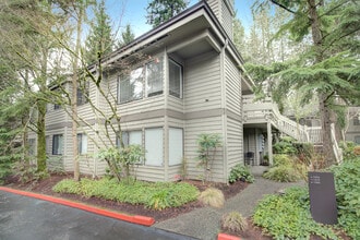 Building Photo - 1270 Bellevue Way NE