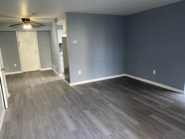 Foto del edificio - 7178 Donnell Pl