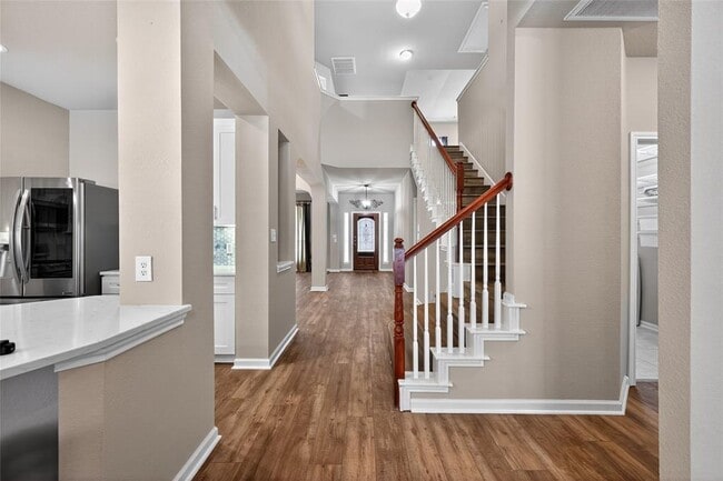 Building Photo - 15512 Interlachen Dr