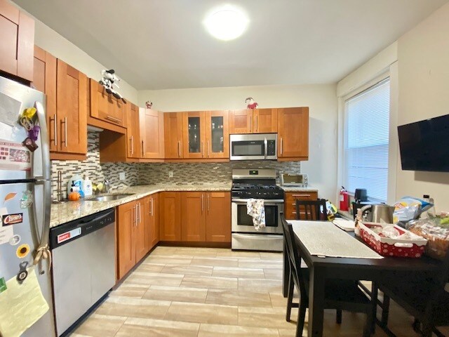 Foto del edificio - 170 Thorndike St