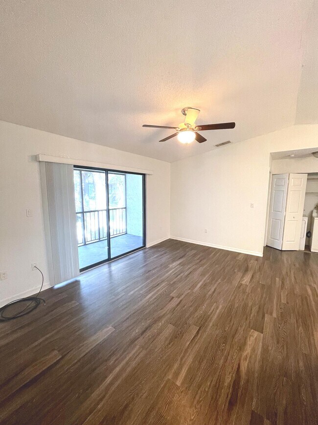 Foto del edificio - 226 Riverbend Dr