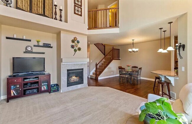 Foto del edificio - Stunning 3-Bed 3 Bath Townhouse in Broomfi...