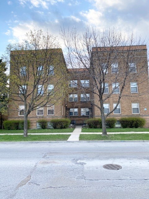 Primary Photo - 10214 S Martin Luther King Dr