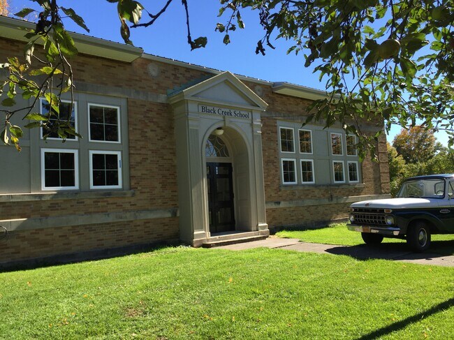 Foto del edificio - 6418 Habgood Rd