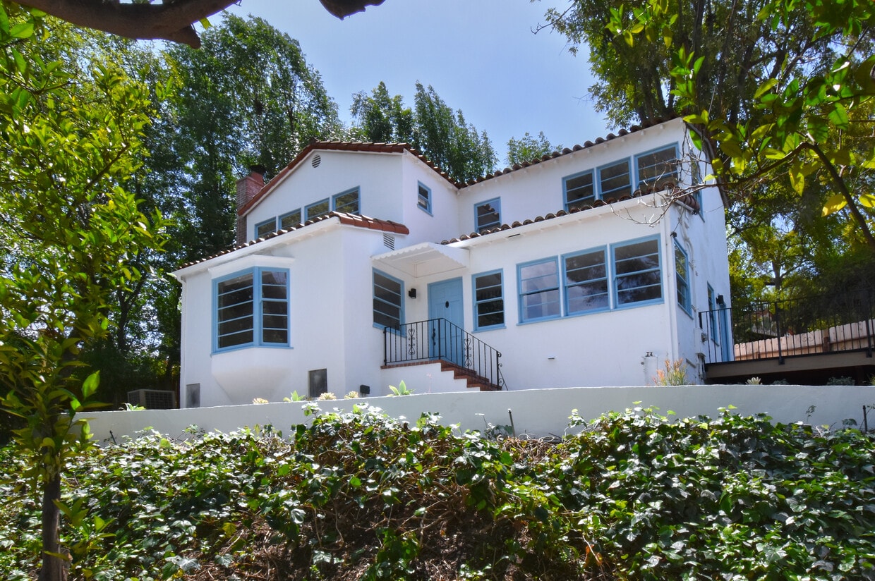 Primary Photo - 13632 Oak Canyon Ave