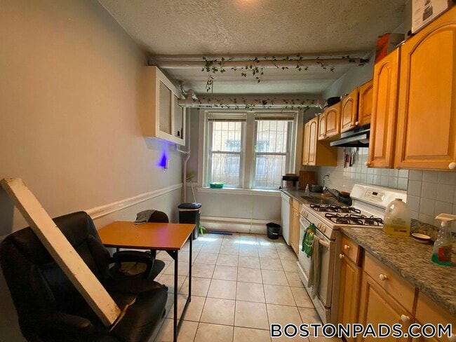 Building Photo - 238 S Huntington Ave