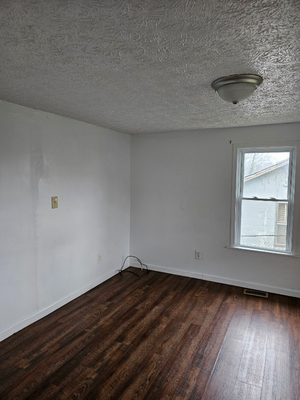 Building Photo - 414 N 11th St