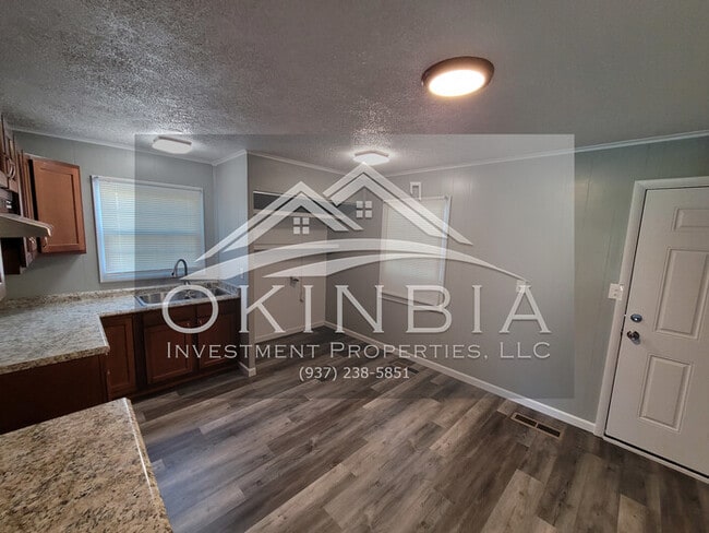 Building Photo - Newly renovated 3 bedrooms 1 bath ranch home