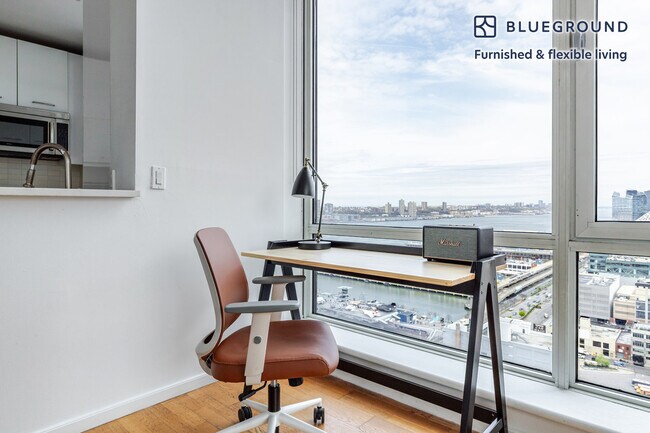 Building Photo - 635 W 42nd St