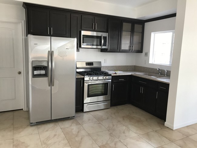 Foto del edificio - 4034 Halldale Ave