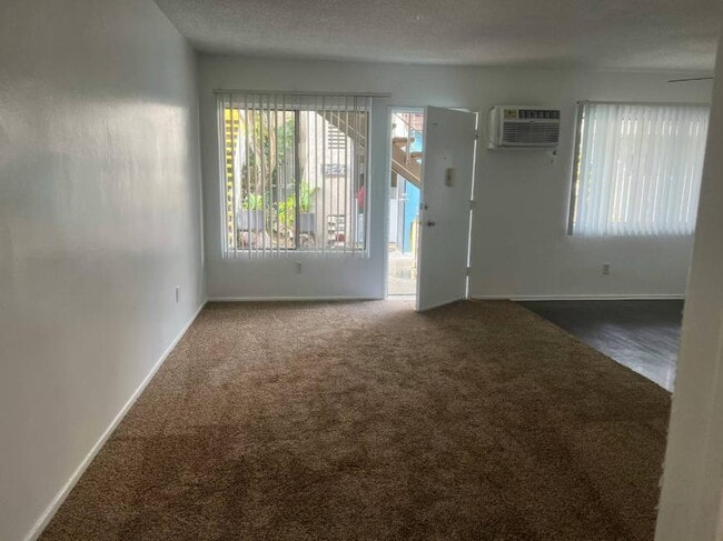 Foto del edificio - 1.0 bedroom in Los Angeles California 91343