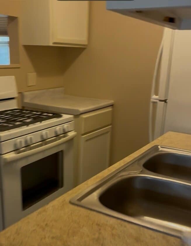 Building Photo - 1184 E Merchant St