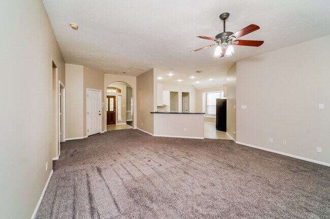 Building Photo - 323 Diamond Bay Dr