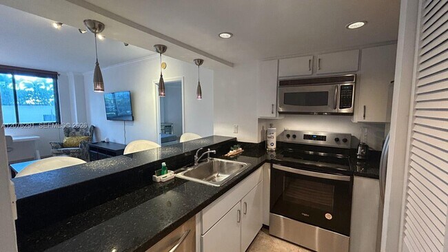 Foto del edificio - 540 Brickell Key Dr