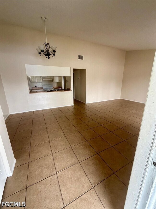Foto del edificio - 903 SE 13th Terrace