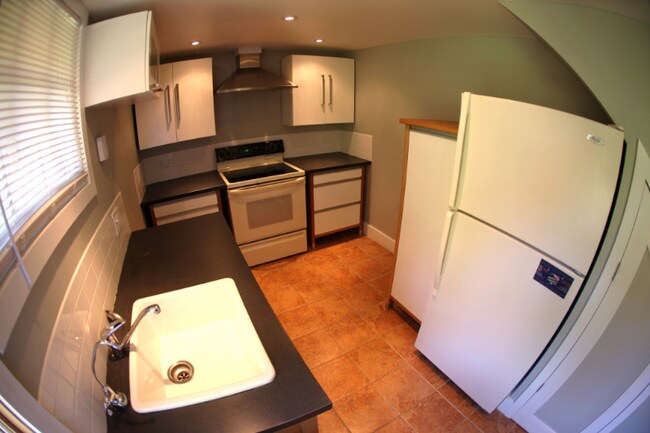 Foto del edificio - 1081 Creek Rd