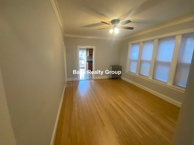 Building Photo - 2115 W Arthur Ave